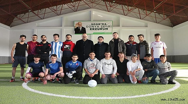 AZİZİYE'DE GENÇLERİN FUTBOL TURNUVASI